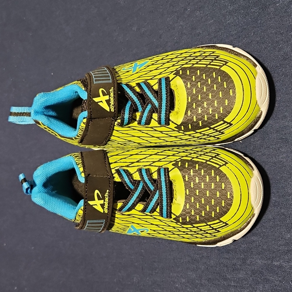 SIZE 10 BOYS SHOES